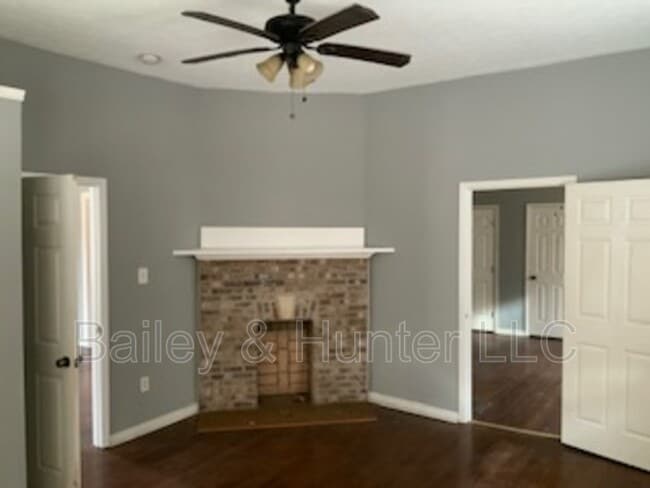 Building Photo - 486 E Ontario Ave SW