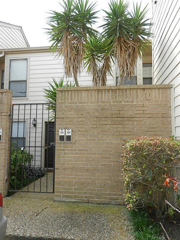 Building Photo - 2277 S Kirkwood Rd