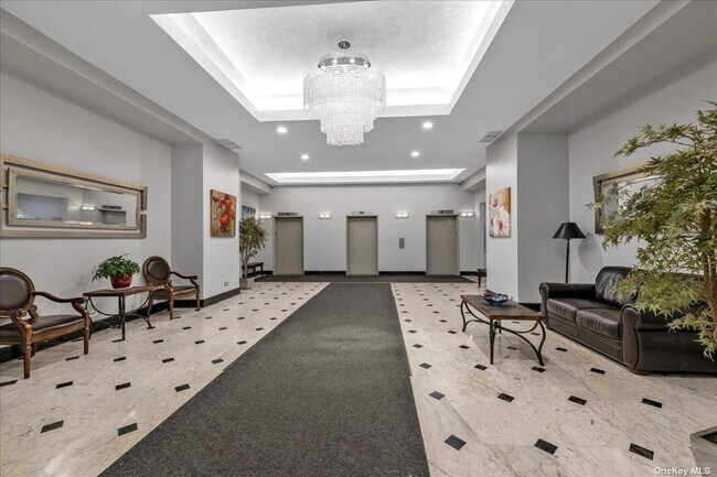Foto del edificio - 125 Queens Blvd