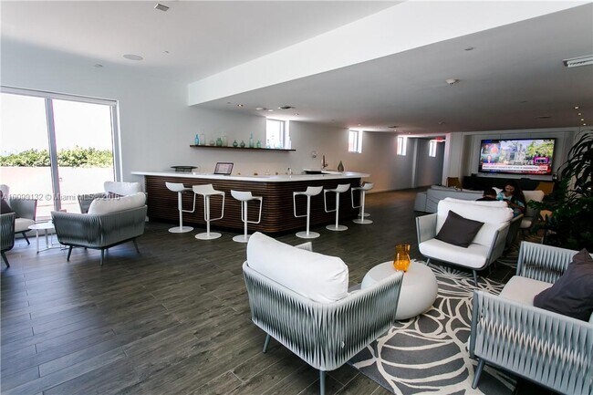 Foto del edificio - 2602 E Hallandale Beach Blvd