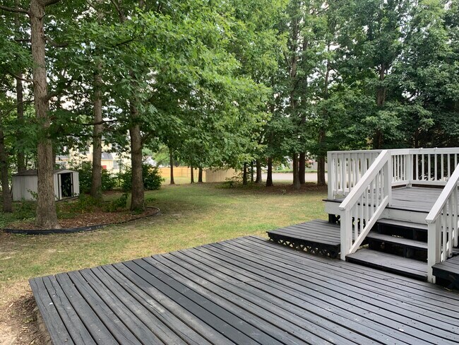 Building Photo - 5100 Drayton Dr