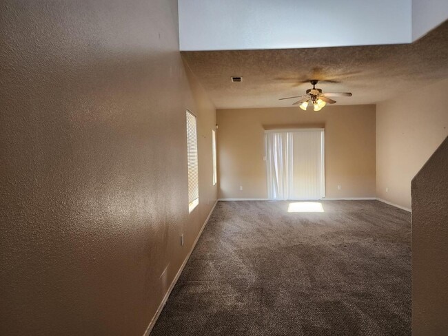 Building Photo - 1735 Avenida Real