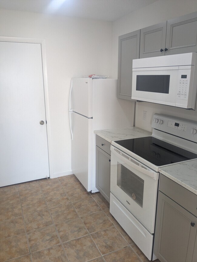 Foto del edificio - 2036 S Ocean Shore Blvd