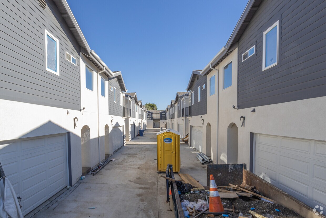 Jan 2022 - 6516 Vineland Ave