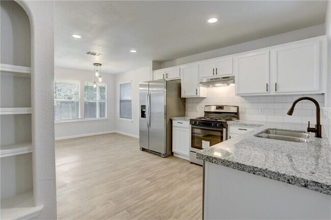 Foto del edificio - 15215 Parrish Ln