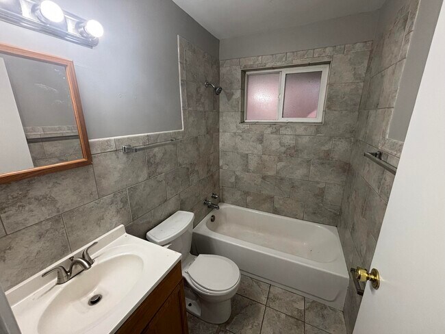 Foto del edificio - 1646 Maywick View Ln