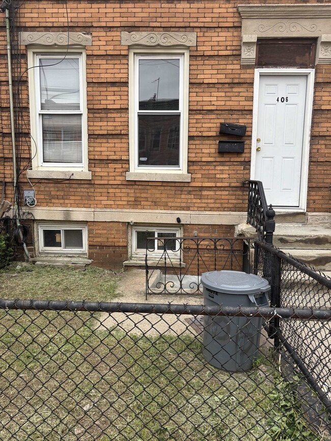 Building Photo - 406 Woodlawn Ave