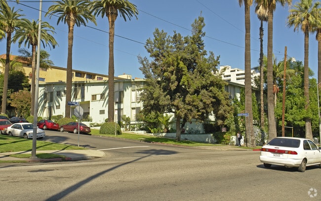 Building Photo - 1710 Camino Palmero St
