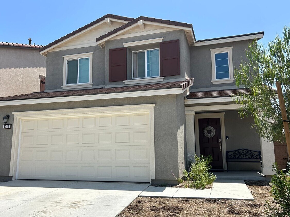 Primary Photo - Comfortable Living in a Quiet Neighborhood...