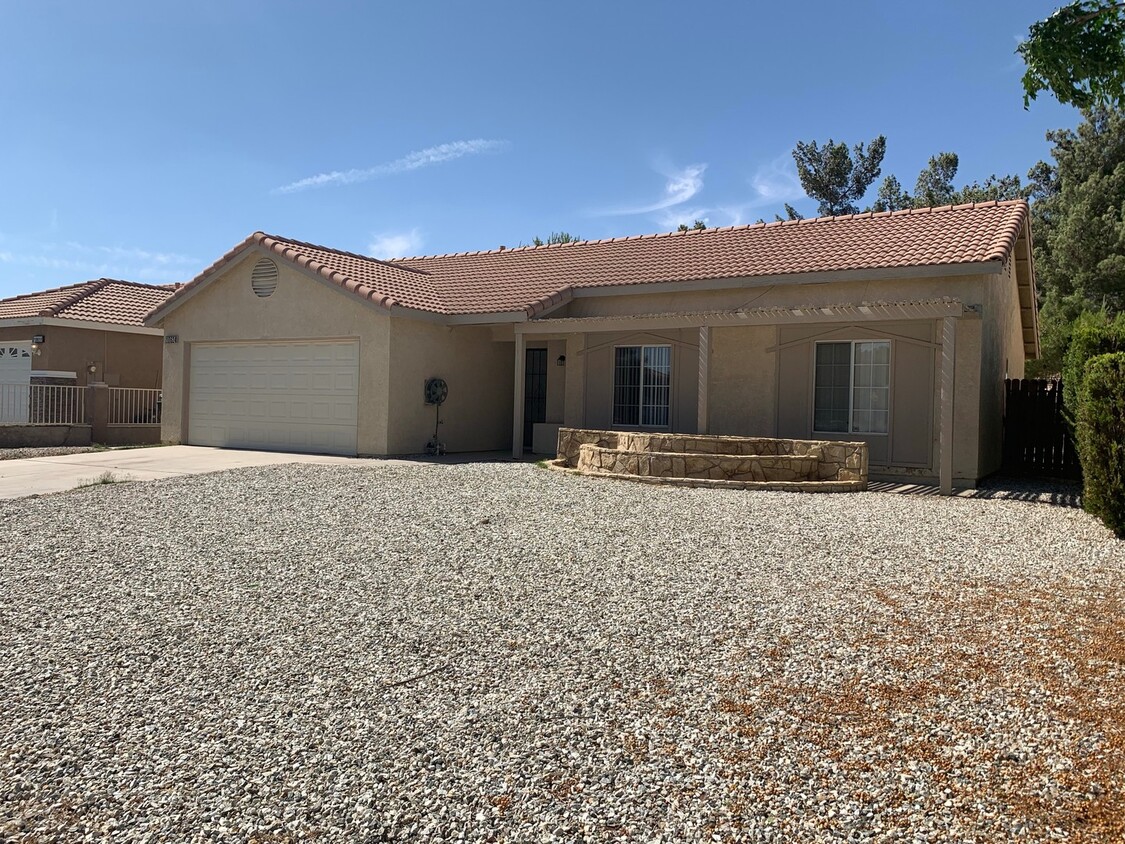 Primary Photo - Adelanto Home- 3 Bedrooms, 2 Bathrooms, La...