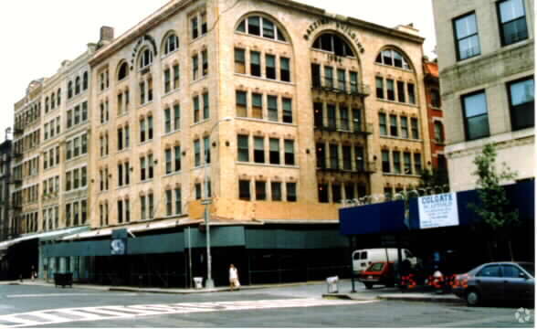 Building Photo - Bazzini Bldg