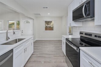 Building Photo - 520 Cutty Trl