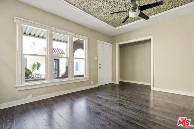 Building Photo - 619 S Soto St