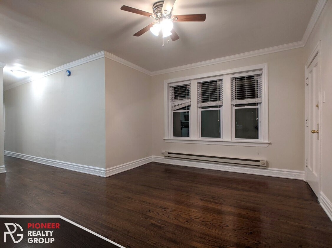 Foto principal - 3814 N Greenview Ave