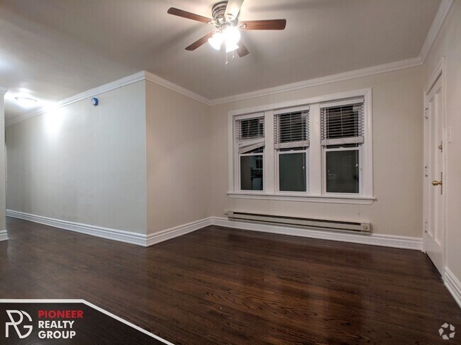 Building Photo - 3814 N Greenview Ave