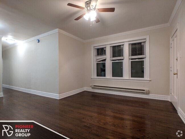 Building Photo - 3814 N Greenview Ave