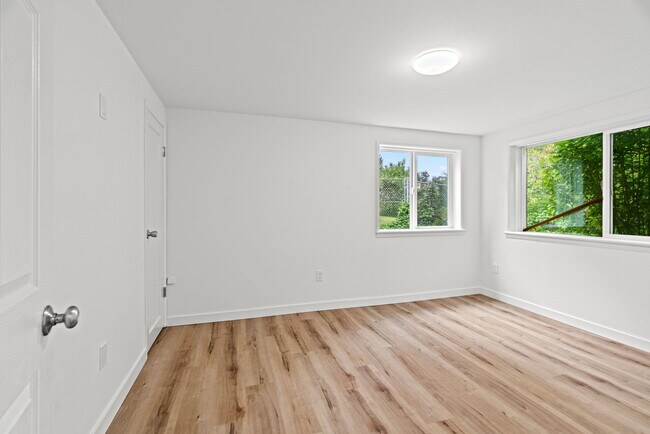 Building Photo - 13723 36th Ave NE