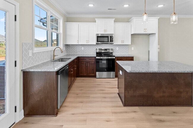 Foto del edificio - 243 Susan Lynn Dr