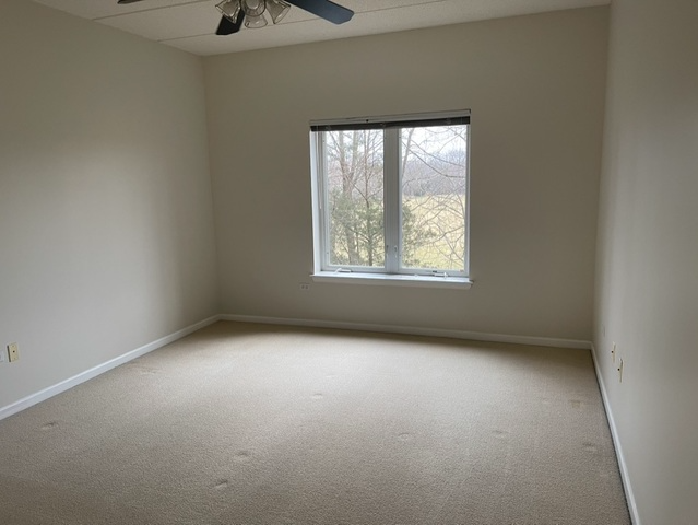 Building Photo - 3401 N Carriageway Dr