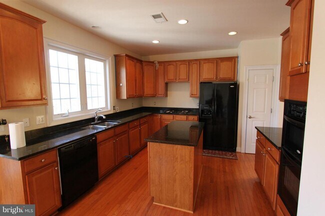 Building Photo - 8553 Mazzello Pl