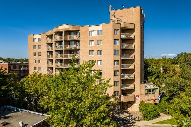 Building Photo - Navarin