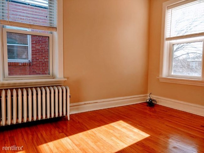 Foto del edificio - 2 br, 1 bath Apartment - 4454A Castleman Ave