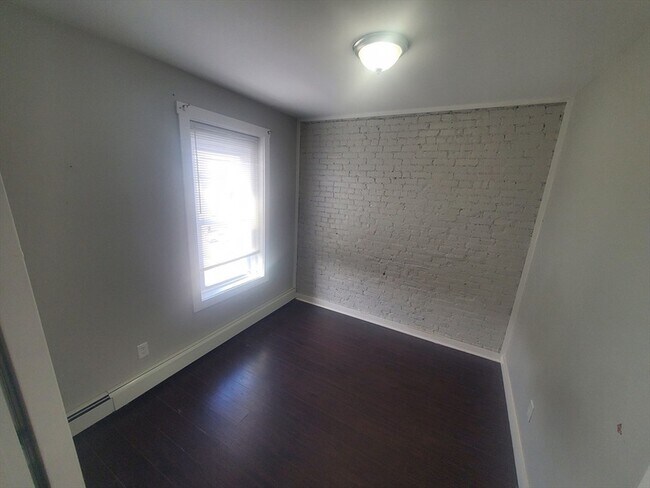 Foto del edificio - 620 Dudley St