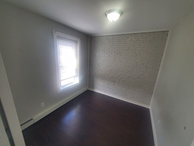 Building Photo - 620 Dudley St