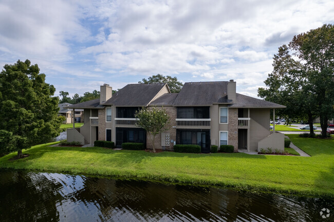 Building Photo - The Landings at Belle Rive