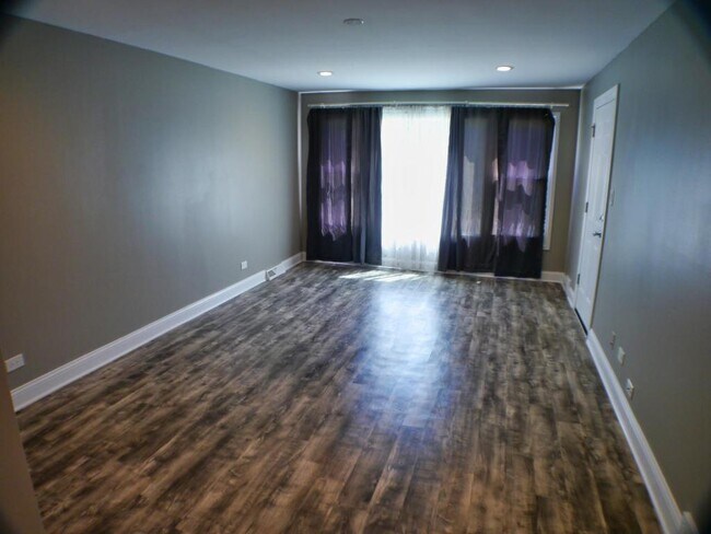 Foto del edificio - 12226 S McDaniels St