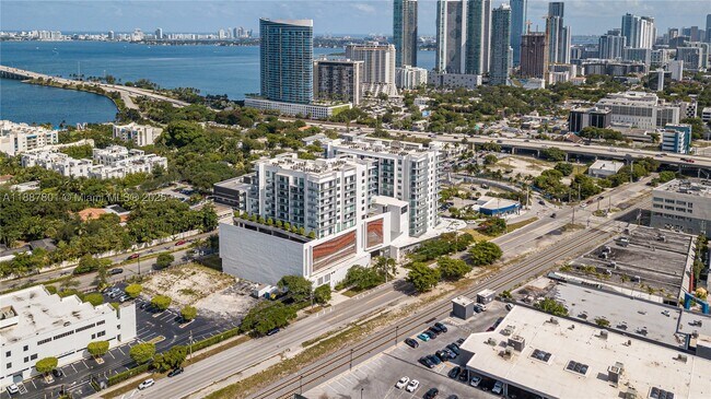 Foto del edificio - 3900 Biscayne Blvd
