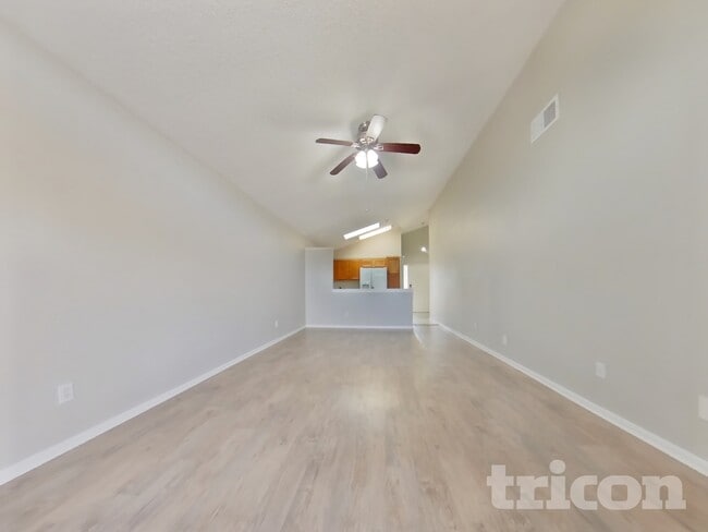 Foto del edificio - 1253 Ashworth Dr