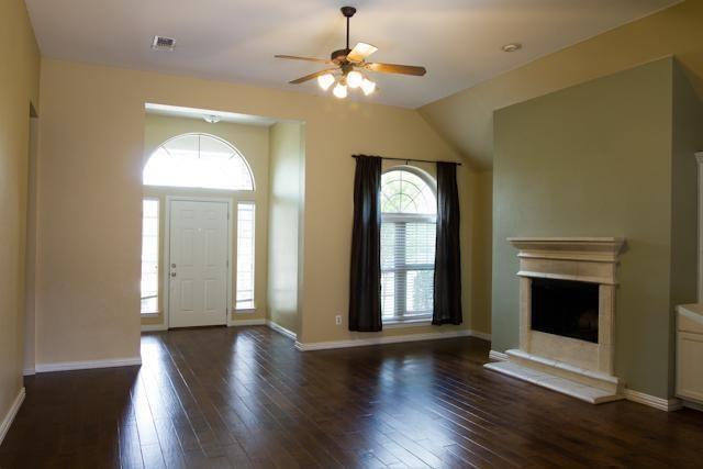 Foto del edificio - 1811 Waterwood Dr