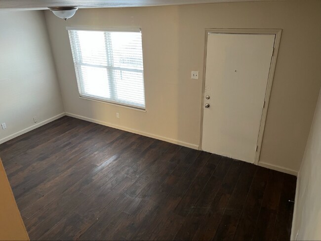 Foto del edificio - 4136 Carter Ave