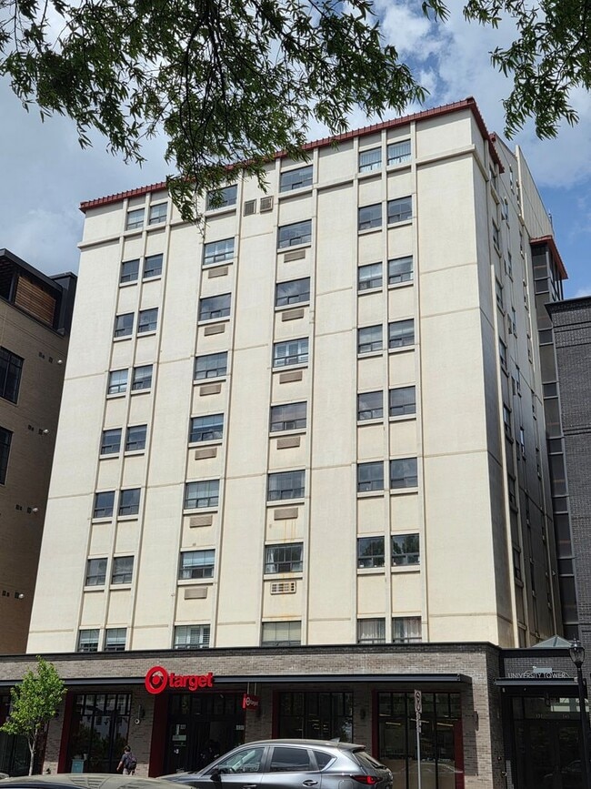 Building Photo - 131 E Broad St