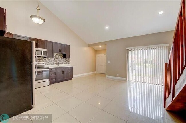 Foto del edificio - 2413 NW 55th Terrace
