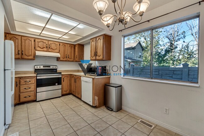 Building Photo - 131 E 500 S