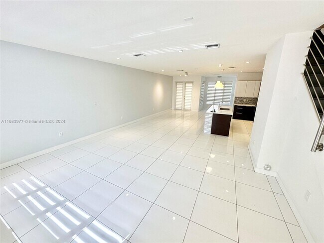 Foto del edificio - 6422 NW 104th Path