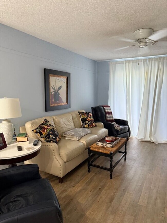 Foto del edificio - Salt Marsh Cove