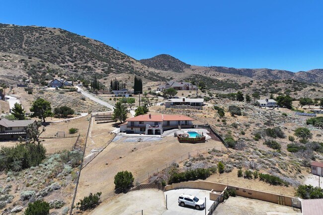 Foto del edificio - 1055 Lakeview Dr