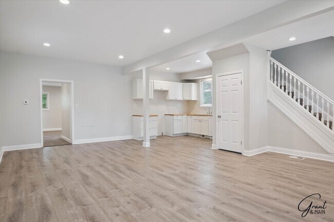 Foto del edificio - $1625 Fully remodeled, spacious 4 bedroom ...