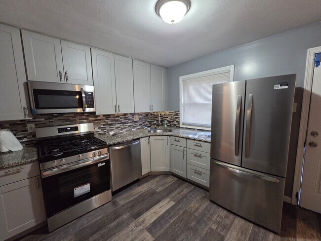 Building Photo - 1358 Highmont Dr