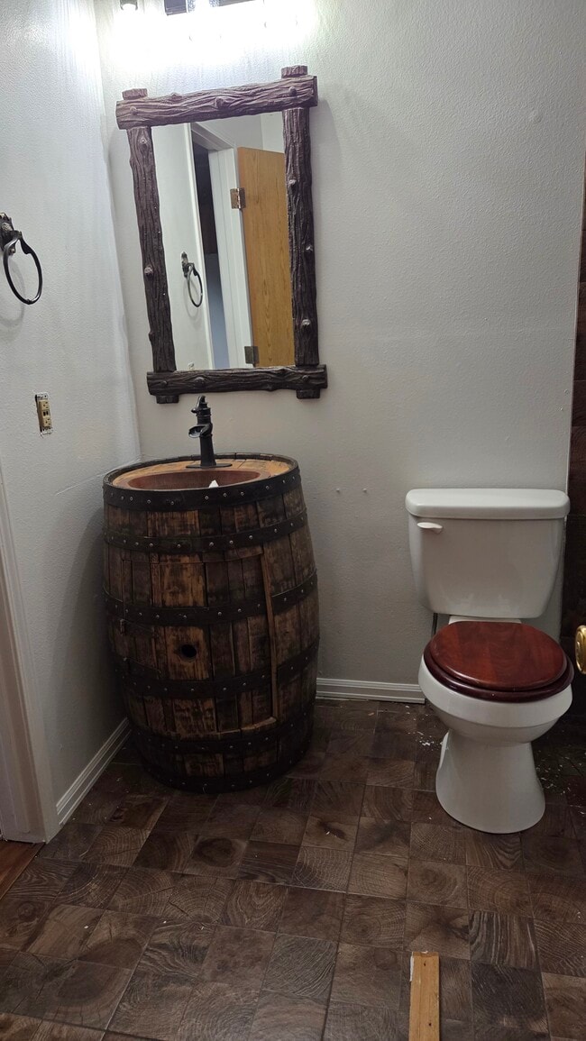 Building Photo - 3429 Queen Anne Way