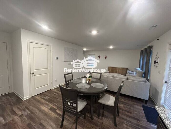 Building Photo - Modern 2022 Living in the Heart of Rice Creek: 4 Bed, 2.5 Bath Two-Level Home Minutes from Amazon...