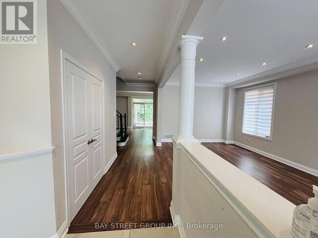 Photo du bâtiment - 63 Grand Oak Dr