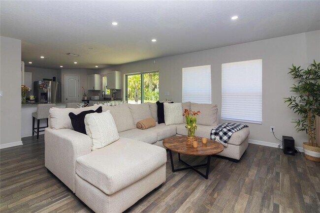 Building Photo - 25 Royal Tern Ln