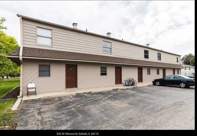 Foto del edificio - 826 W Hillcrest Dr