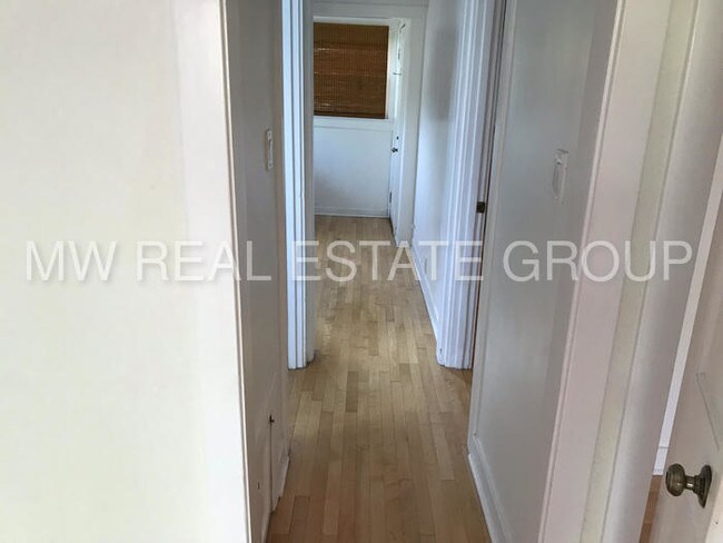 Foto del edificio - Beautiful and cozy unit!