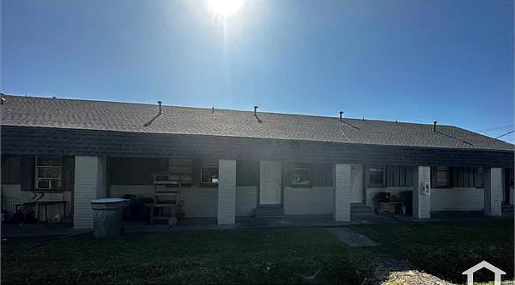 Foto principal - 4210 Houston St
