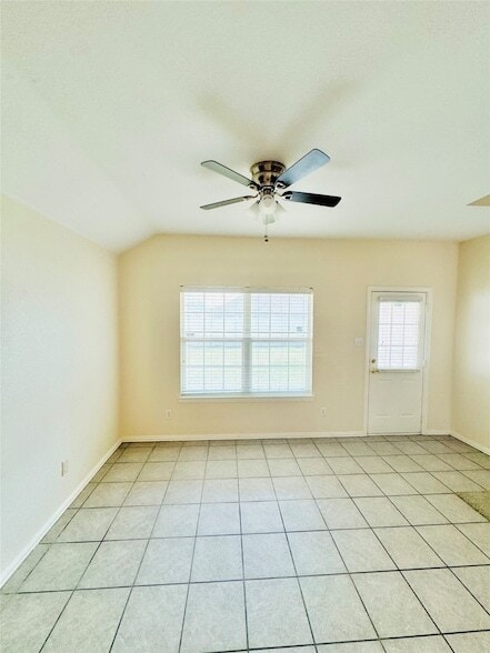 Building Photo - 3308 Light Pointe Dr
